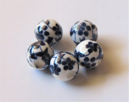 6mm Round Porcelain/Ceramic Beads - White / Blue Oriental Flowers
